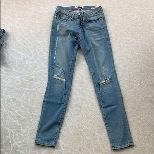 FRAME le skinny de Jeanne light wash skinny jeans